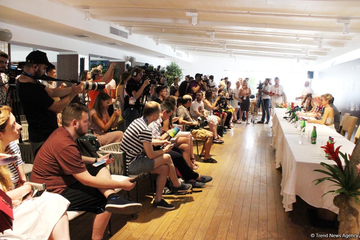 Российские звезды – участники фестиваля "ЖАРА-2017" восхищены Баку: пресс-конференция (ФОТО)