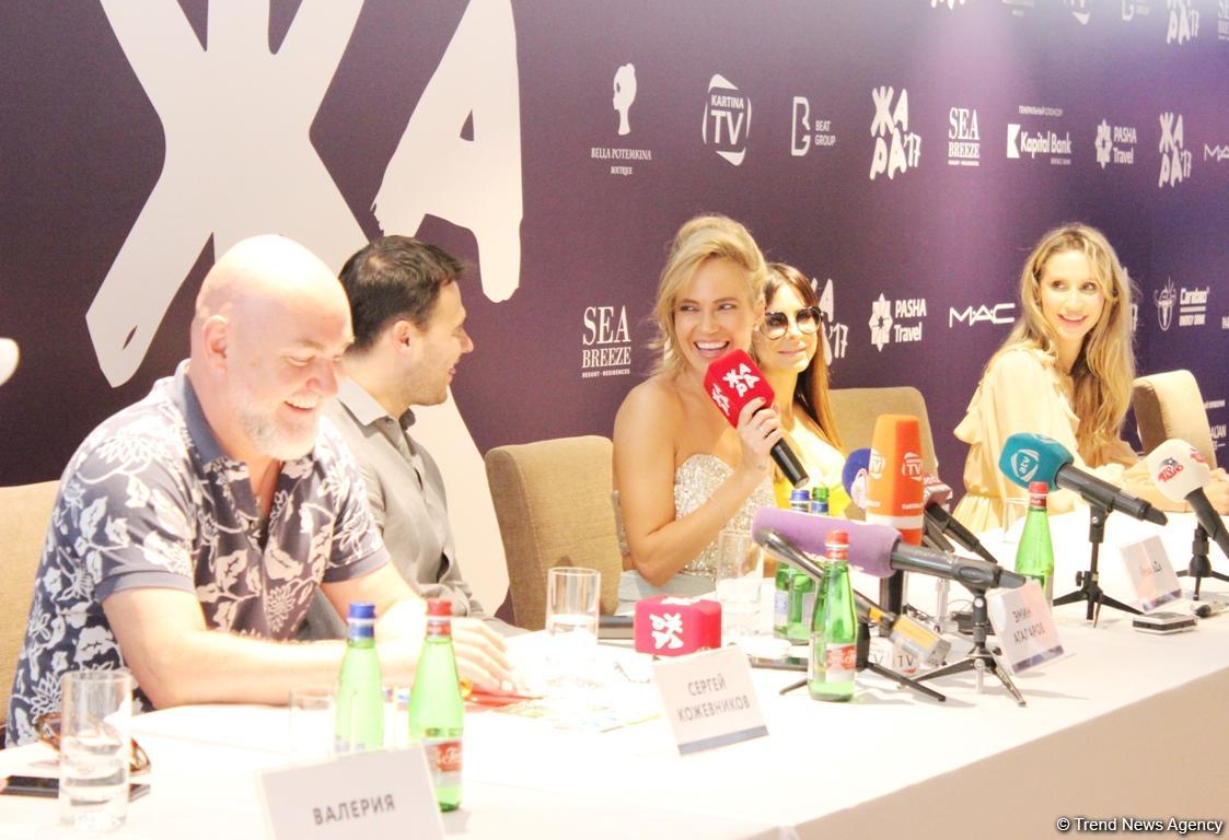 Российские звезды – участники фестиваля "ЖАРА-2017" восхищены Баку: пресс-конференция (ФОТО)