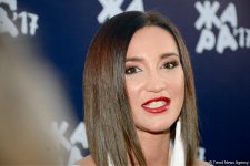 Звезды на красной дорожке международного фестиваля "ЖАРА" в Баку – день второй  (ФОТО)