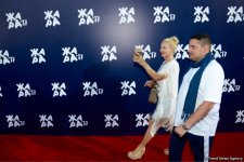 Звезды на красной дорожке международного фестиваля "ЖАРА" в Баку – день второй  (ФОТО)
