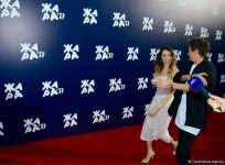 Звезды на красной дорожке международного фестиваля "ЖАРА" в Баку – день второй  (ФОТО)