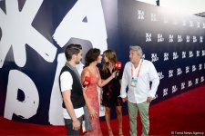 Звезды на красной дорожке международного фестиваля "ЖАРА" в Баку – день второй  (ФОТО)