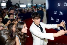 Звезды на красной дорожке международного фестиваля "ЖАРА" в Баку – день второй  (ФОТО)