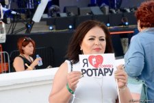 Звезды на красной дорожке международного фестиваля "ЖАРА" в Баку – день второй  (ФОТО)