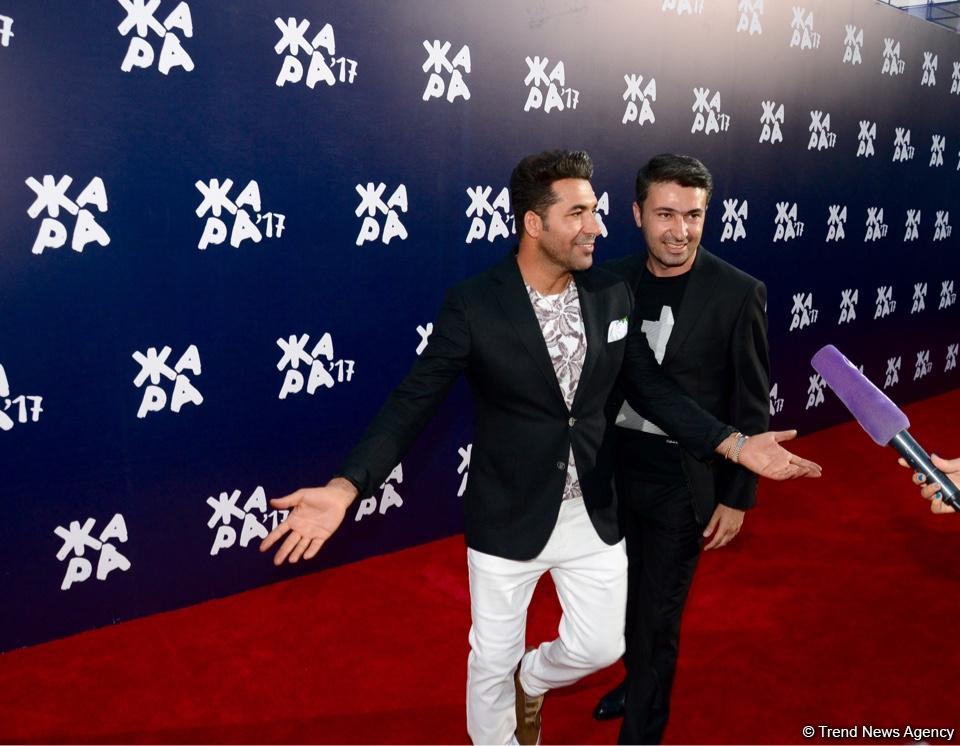 Звезды на красной дорожке международного фестиваля "ЖАРА" в Баку – день второй  (ФОТО)