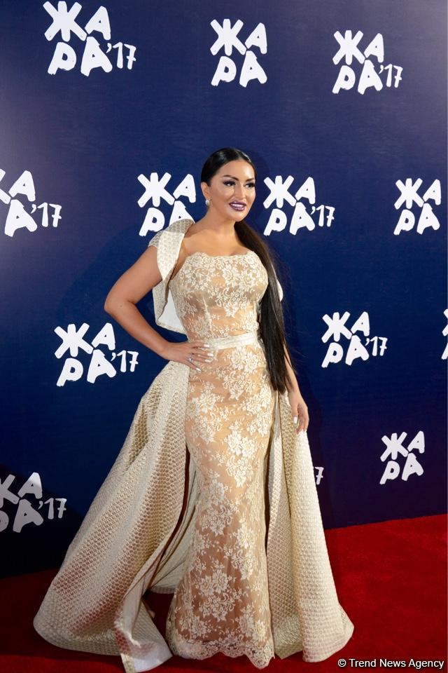 Звезды на красной дорожке международного фестиваля "ЖАРА" в Баку – день второй  (ФОТО)