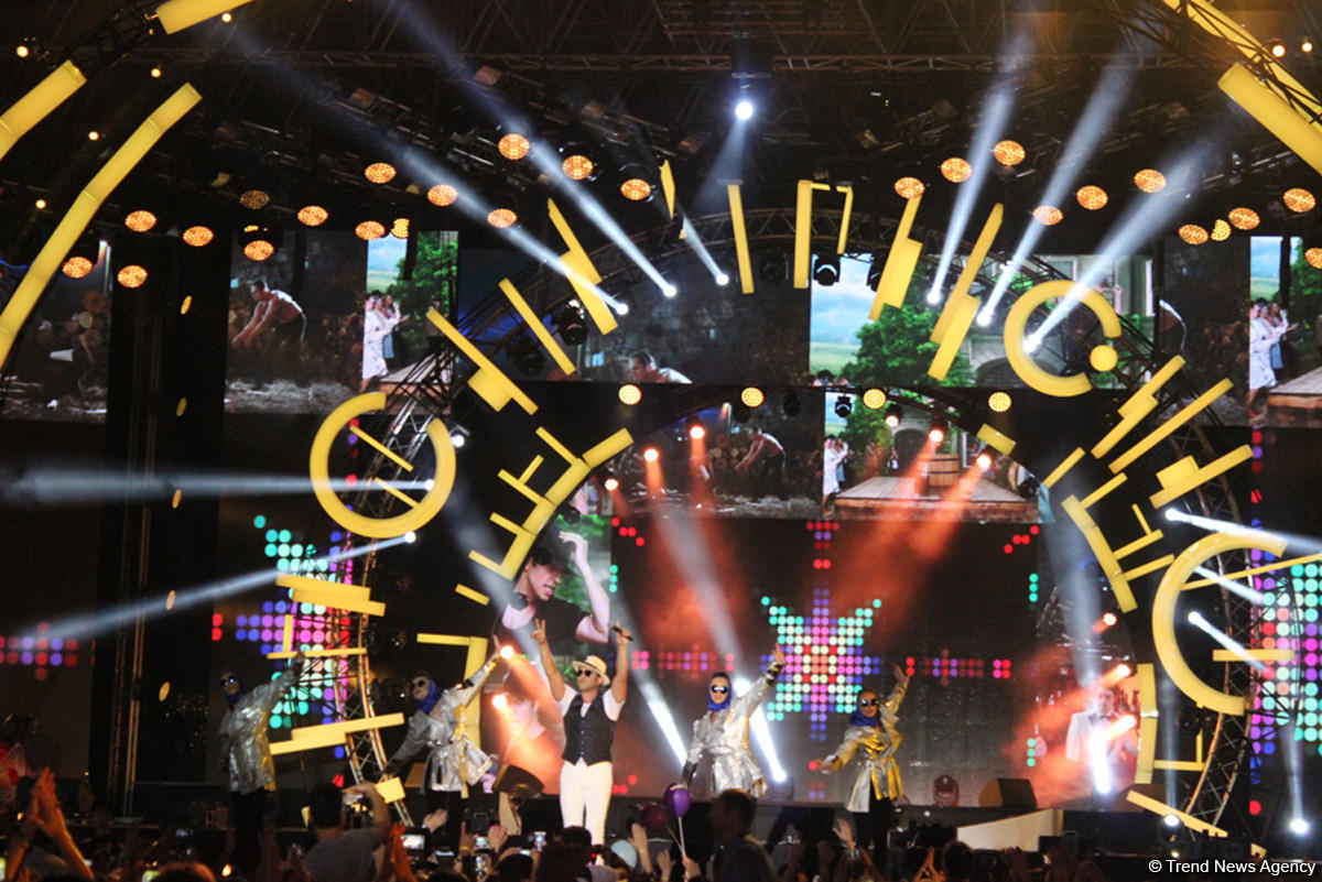Потрясающий фестиваль "ЖАРА" в Баку – день первый. Фейерверк ярких эмоций! (ФОТО)