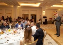 Одним летним вечером в Баку (ФОТО)