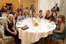 Одним летним вечером в Баку (ФОТО)