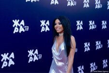 Парад звезд на красной дорожке фестиваля "ЖАРА" в Баку – день третий (ФОТО)