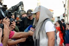 Парад звезд на красной дорожке фестиваля "ЖАРА" в Баку – день третий (ФОТО)