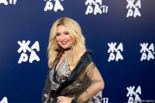 Парад звезд на красной дорожке фестиваля "ЖАРА" в Баку – день третий (ФОТО)