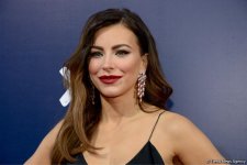 Парад звезд на красной дорожке фестиваля "ЖАРА" в Баку – день третий (ФОТО)