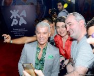 Парад звезд на красной дорожке фестиваля "ЖАРА" в Баку – день третий (ФОТО)