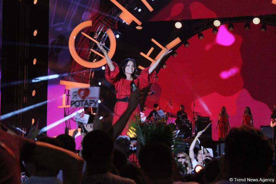 София Ротару отметила потрясающий юбилей на фестивале "ЖАРА"  в Баку (ФОТО)