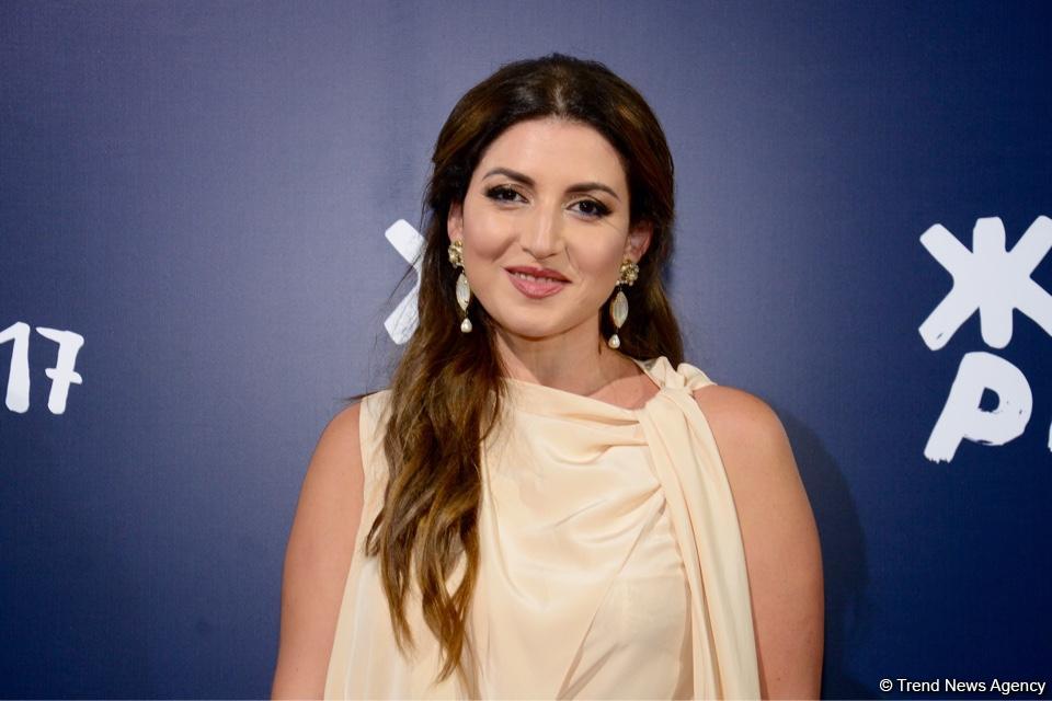 Парад звезд на красной дорожке фестиваля "ЖАРА" в Баку – день третий (ФОТО)