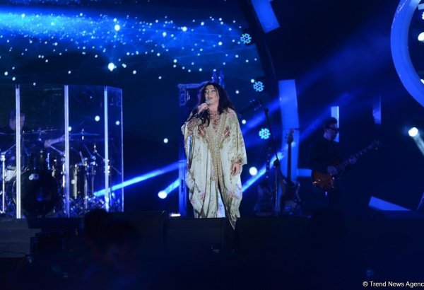 Баку, встречай Лолиту без комплексов! (ФОТО)