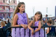 Церемония закрытия фестиваля "ЖАРА" в Баку: звезды на красной дорожке (ФОТО)