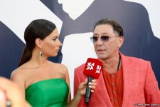 Церемония закрытия фестиваля "ЖАРА" в Баку: звезды на красной дорожке (ФОТО)