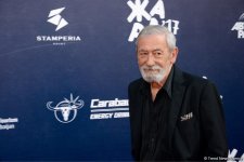 Церемония закрытия фестиваля "ЖАРА" в Баку: звезды на красной дорожке (ФОТО)