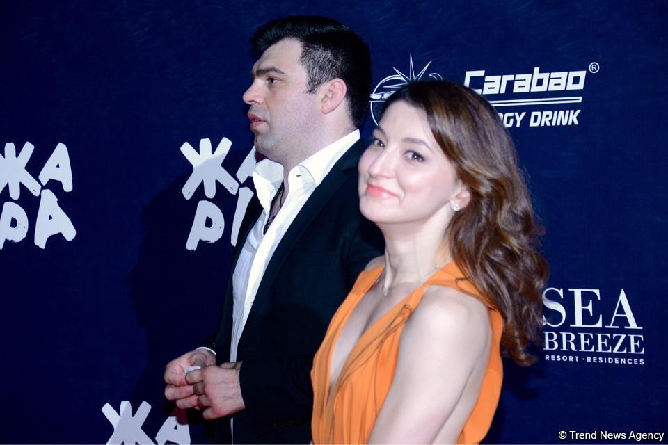 Церемония закрытия фестиваля "ЖАРА" в Баку: звезды на красной дорожке (ФОТО)