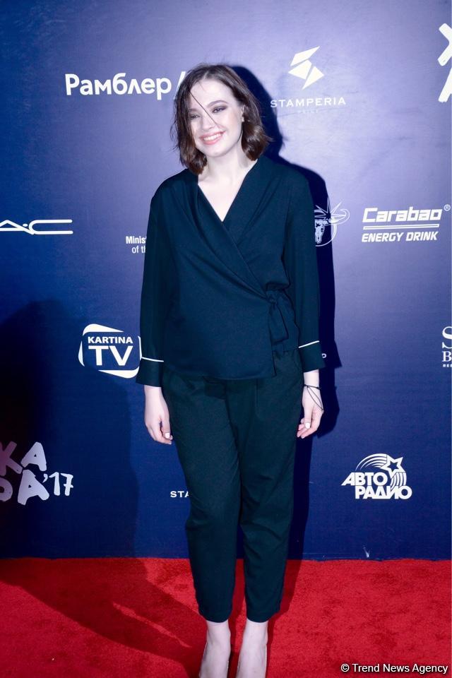 Церемония закрытия фестиваля "ЖАРА" в Баку: звезды на красной дорожке (ФОТО)