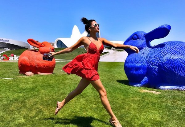 Самая красивая девушка России в Баку: Знали, раньше бы приехали! (ФОТО)