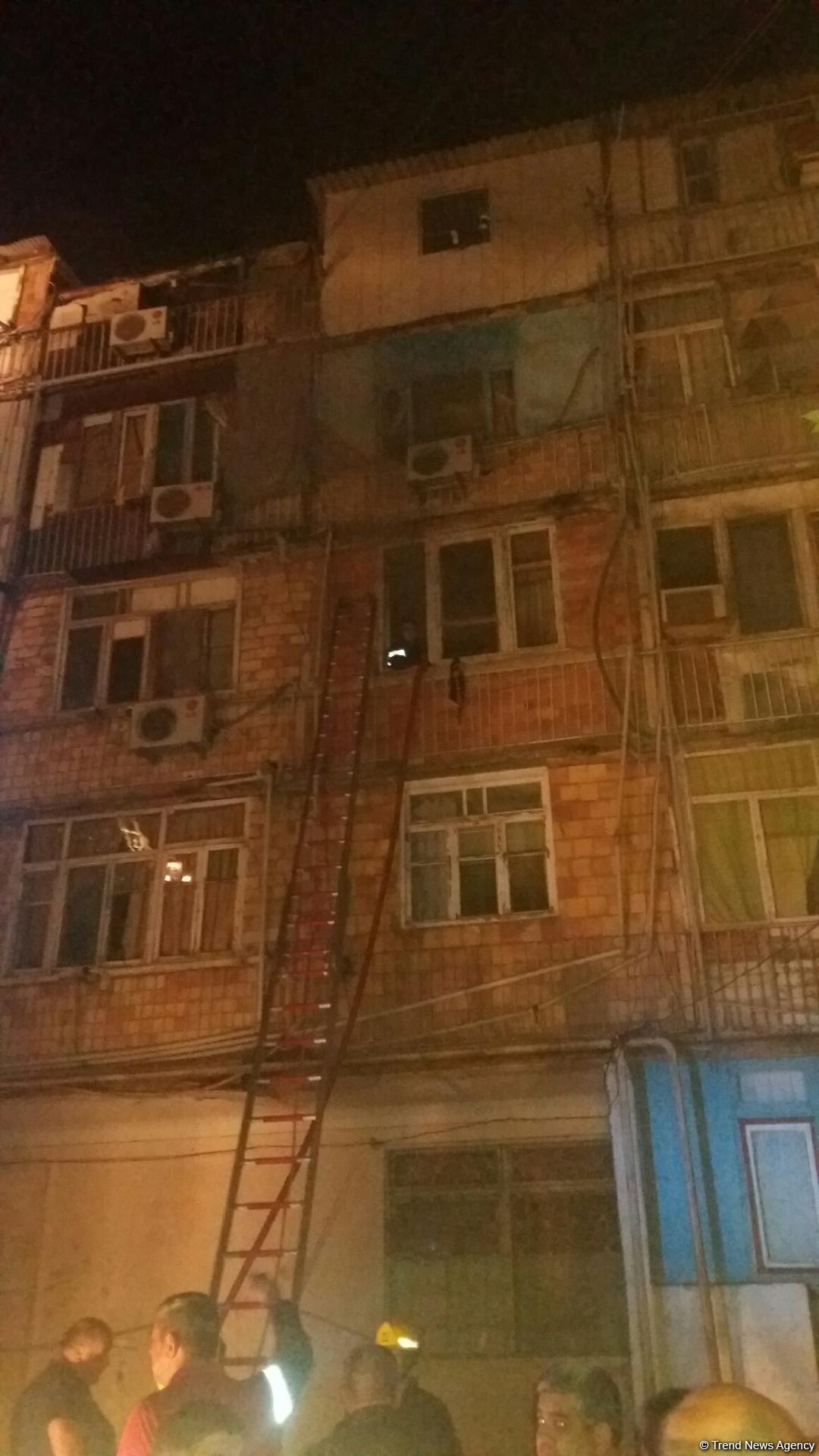 В Сумгайыте в общежитии произошел пожар, есть пострадавшие (Обновлено) (ФОТО)