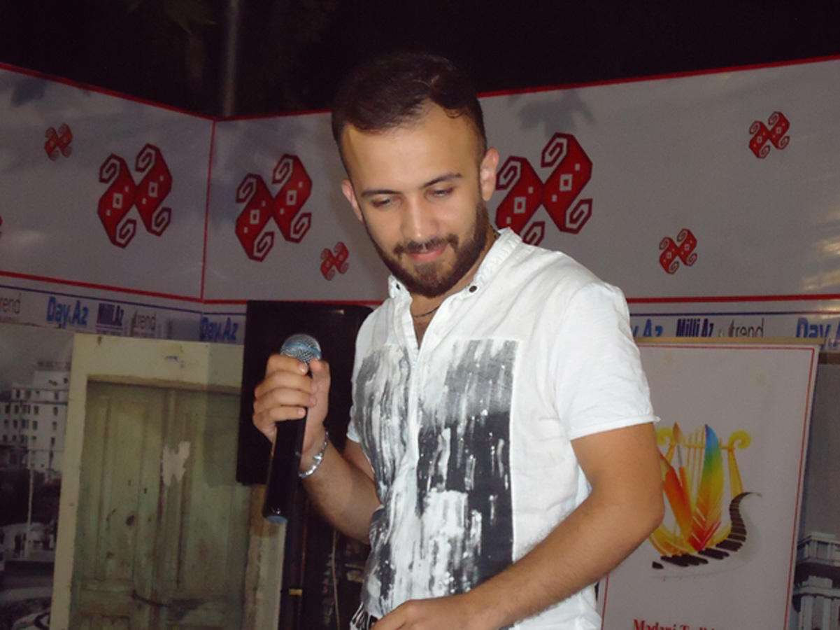 Известные певцы выступили с концертом на Площади фонтанов в Баку (ФОТО)