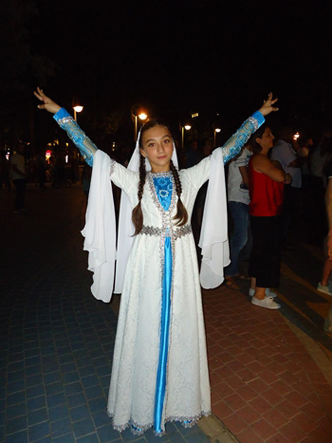 Известные певцы выступили с концертом на Площади фонтанов в Баку (ФОТО)