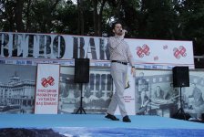 Известные певцы выступили с концертом на Площади фонтанов в Баку (ФОТО)