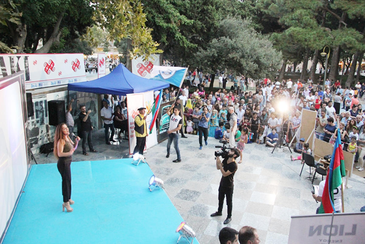 Как азербайджанские звезды и молодежь поздравили команду "Карабах" (ФОТО)