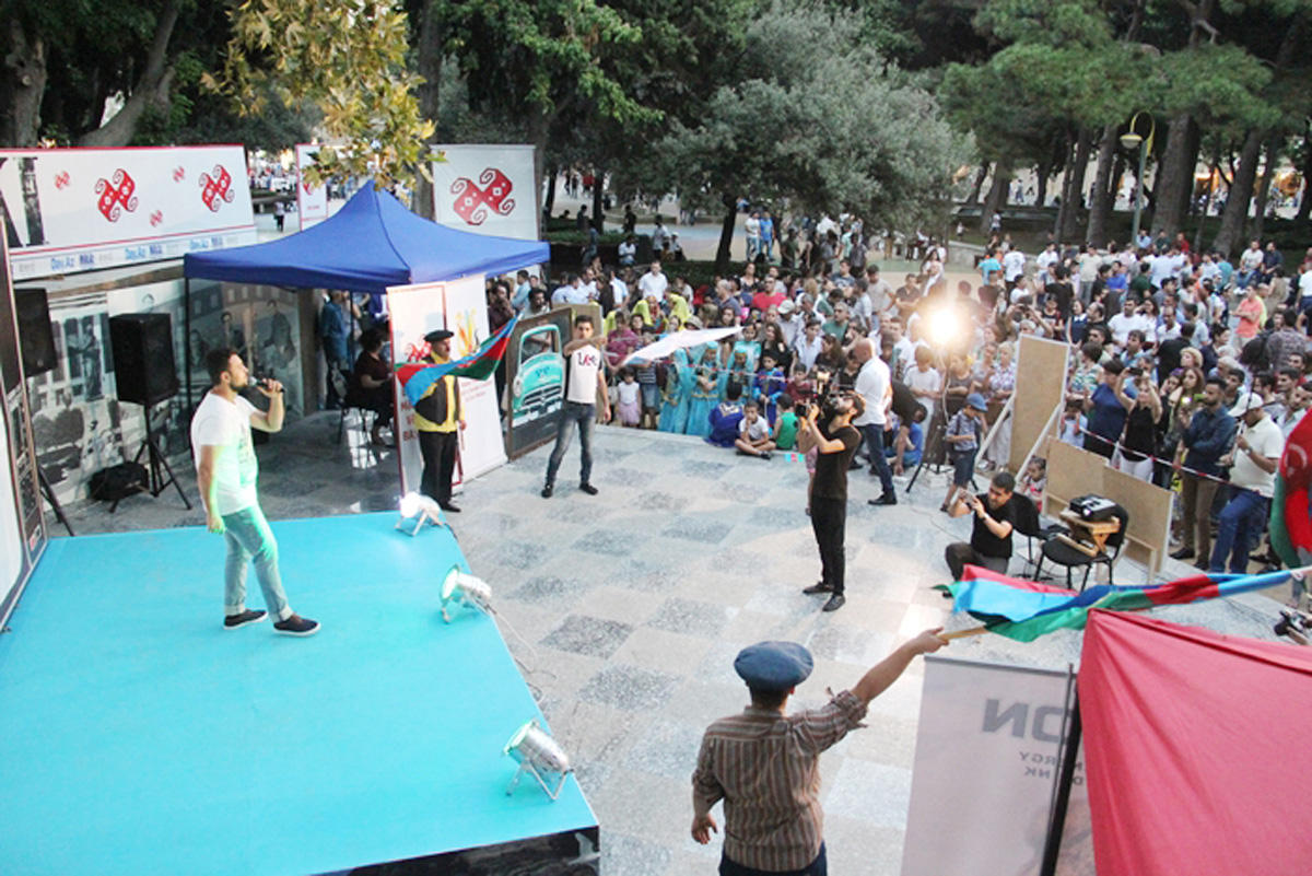 Как азербайджанские звезды и молодежь поздравили команду "Карабах" (ФОТО)