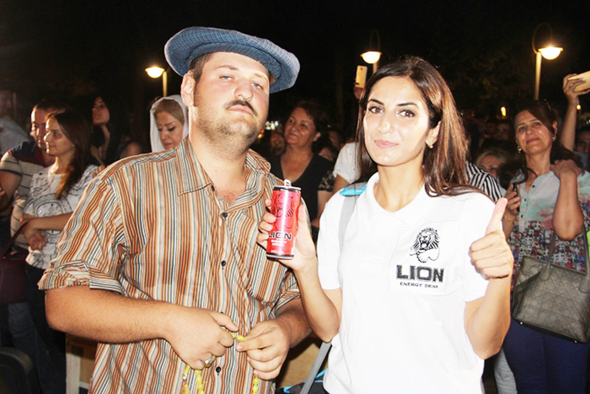 Как азербайджанские звезды и молодежь поздравили команду "Карабах" (ФОТО)