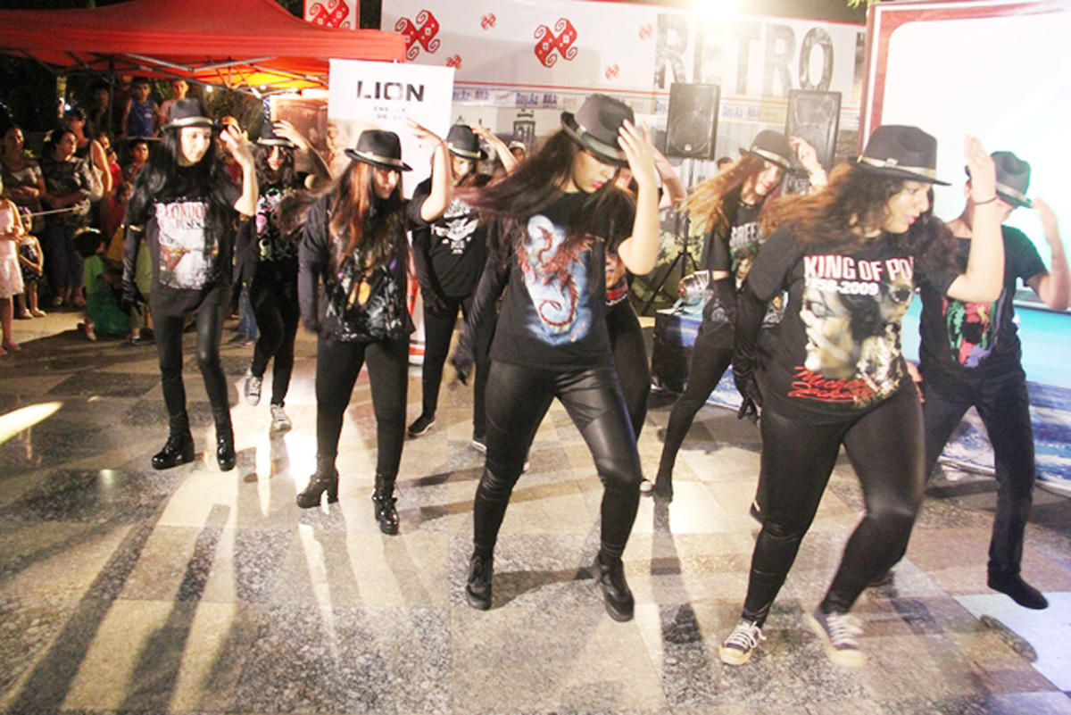 Как азербайджанские звезды и молодежь поздравили команду "Карабах" (ФОТО)