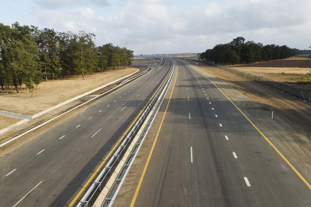 Президент Ильхам Алиев принял участие в открытии автодороги Масаллы-Джалилабад (ФОТО)