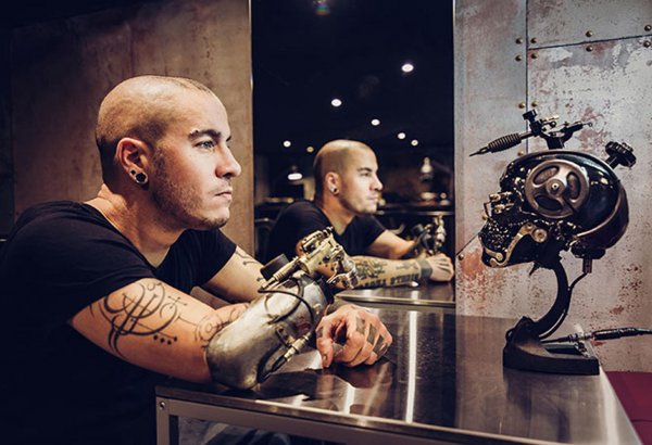 Самый длинный кошачий хвост и первый тату-протез: "Книга рекордов Гиннеса" (ФОТО)