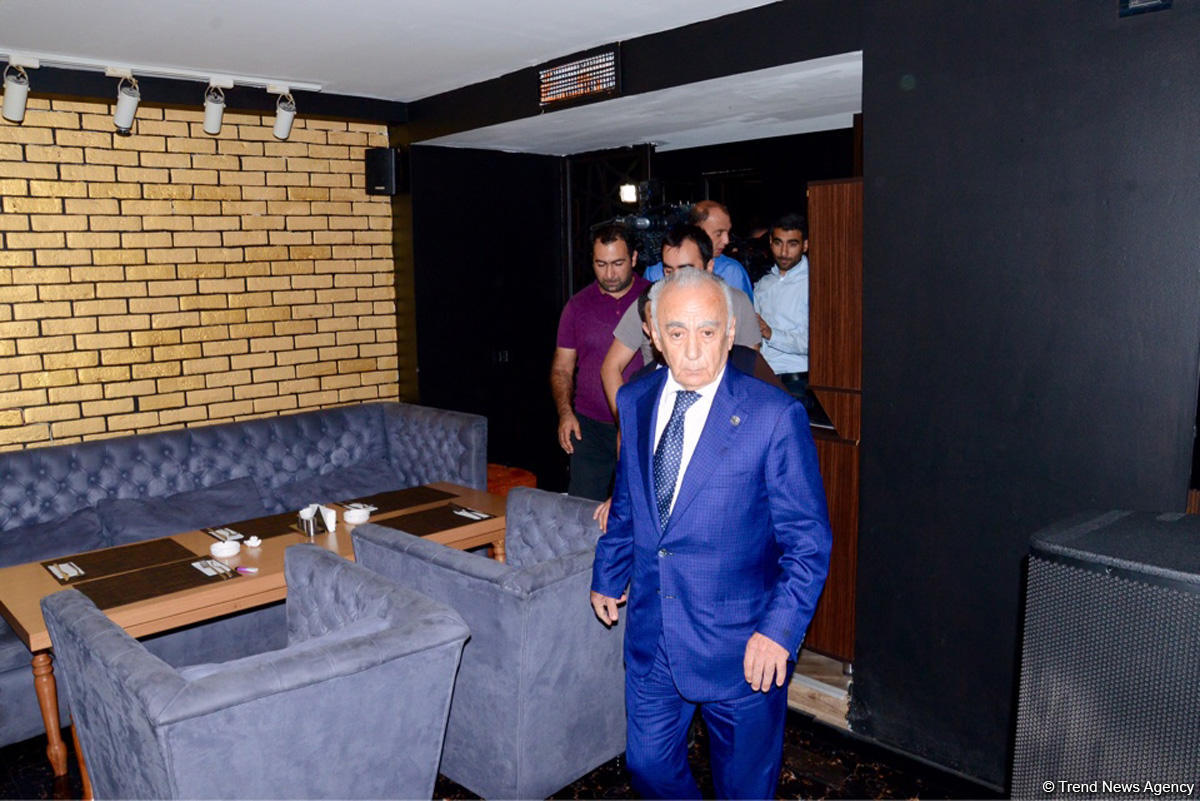 Гаджибала Абуталыбов: Кафе "26" будет закрыто, соответствующие лица будут привлечены к уголовной ответственности (ФОТО)