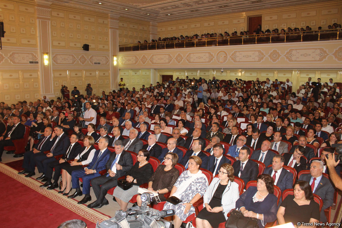 В Бакинском госуниверситете прошло мероприятие, посвященное 85-летию видного ученого Рафиги Алиевой (ФОТО)
