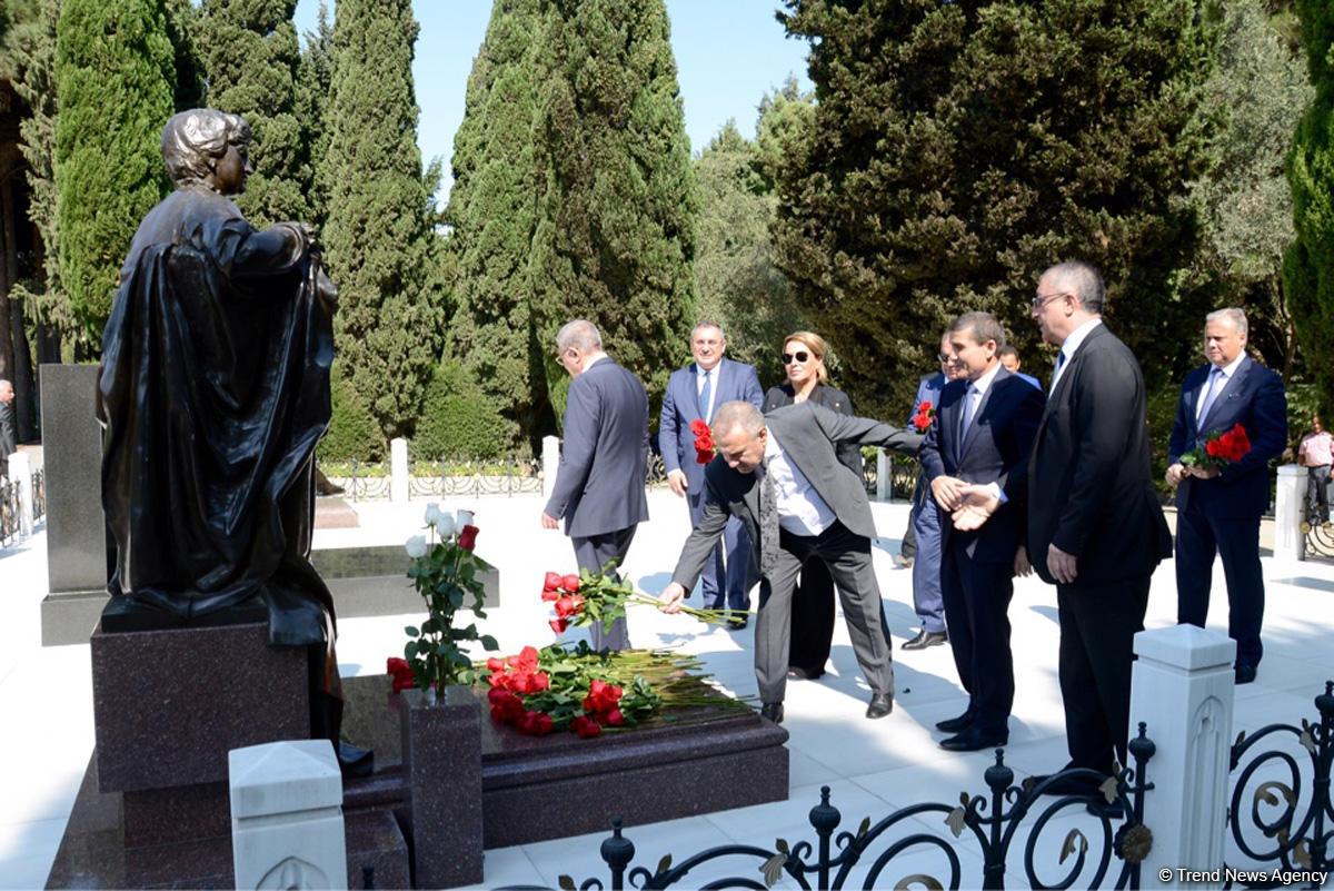 В Азербайджане отмечается день нефтяника (ФОТОРЕПОРТАЖ)