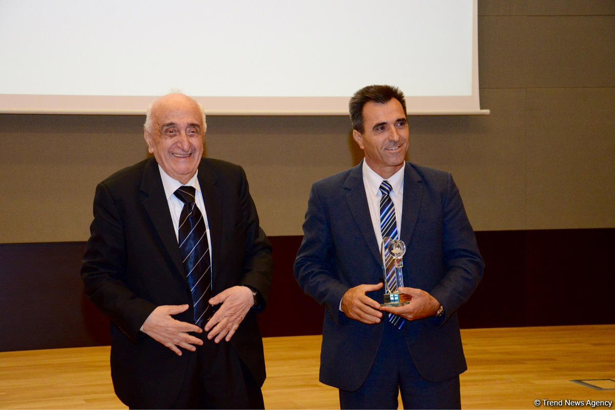 В Азербайджане отмечается день нефтяника (ФОТОРЕПОРТАЖ)