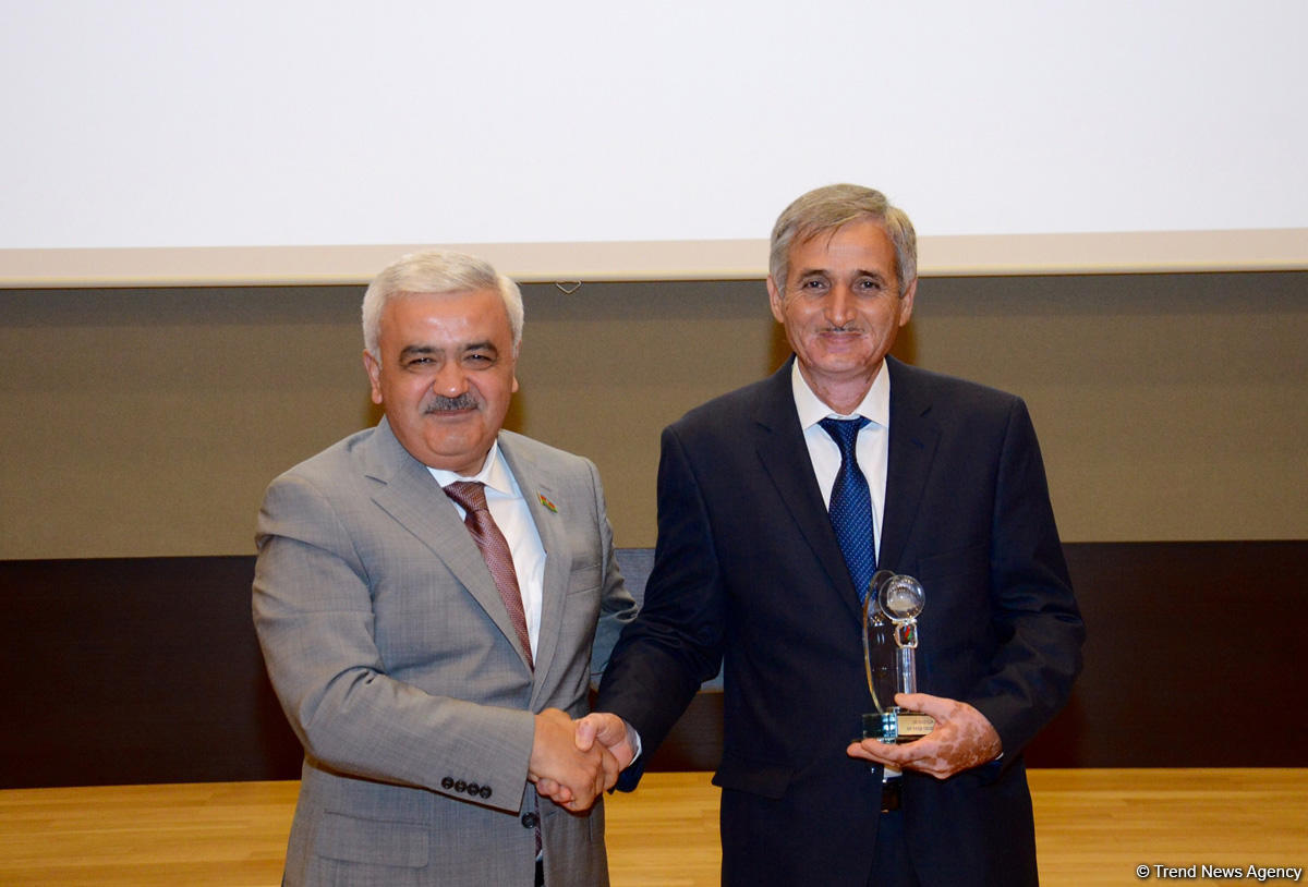 В Азербайджане отмечается день нефтяника (ФОТОРЕПОРТАЖ)