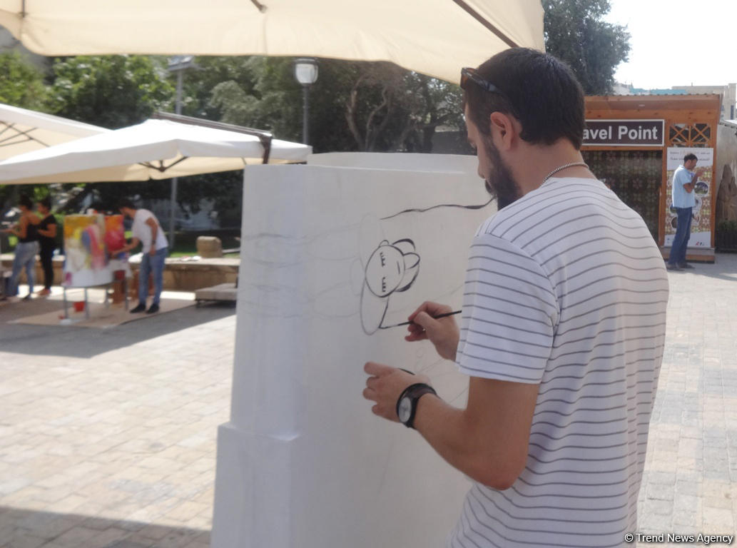 В Баку открылся седьмой Фестиваль искусств "Девичья башня" (ФОТО)