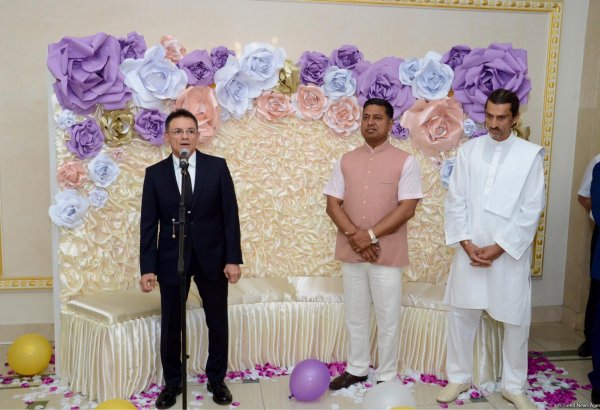 В Баку открылась "Школа классической йоги" (ФОТО)