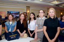 В Баку открылась "Школа классической йоги" (ФОТО)