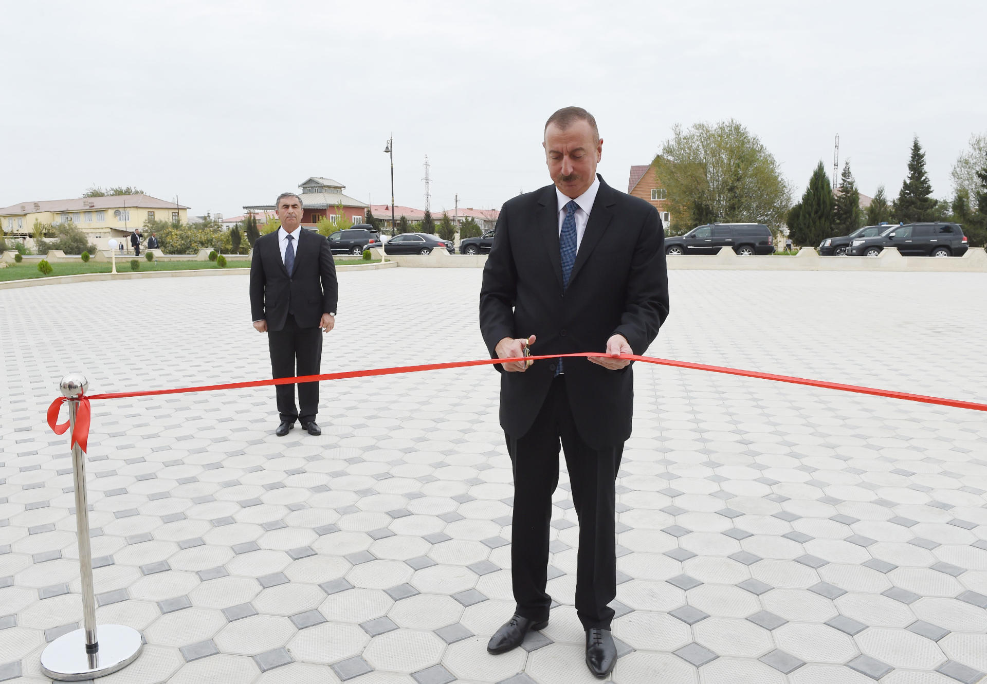 Президент Ильхам Алиев принял участие в открытии Музея Флага в Сальяне (ФОТО)