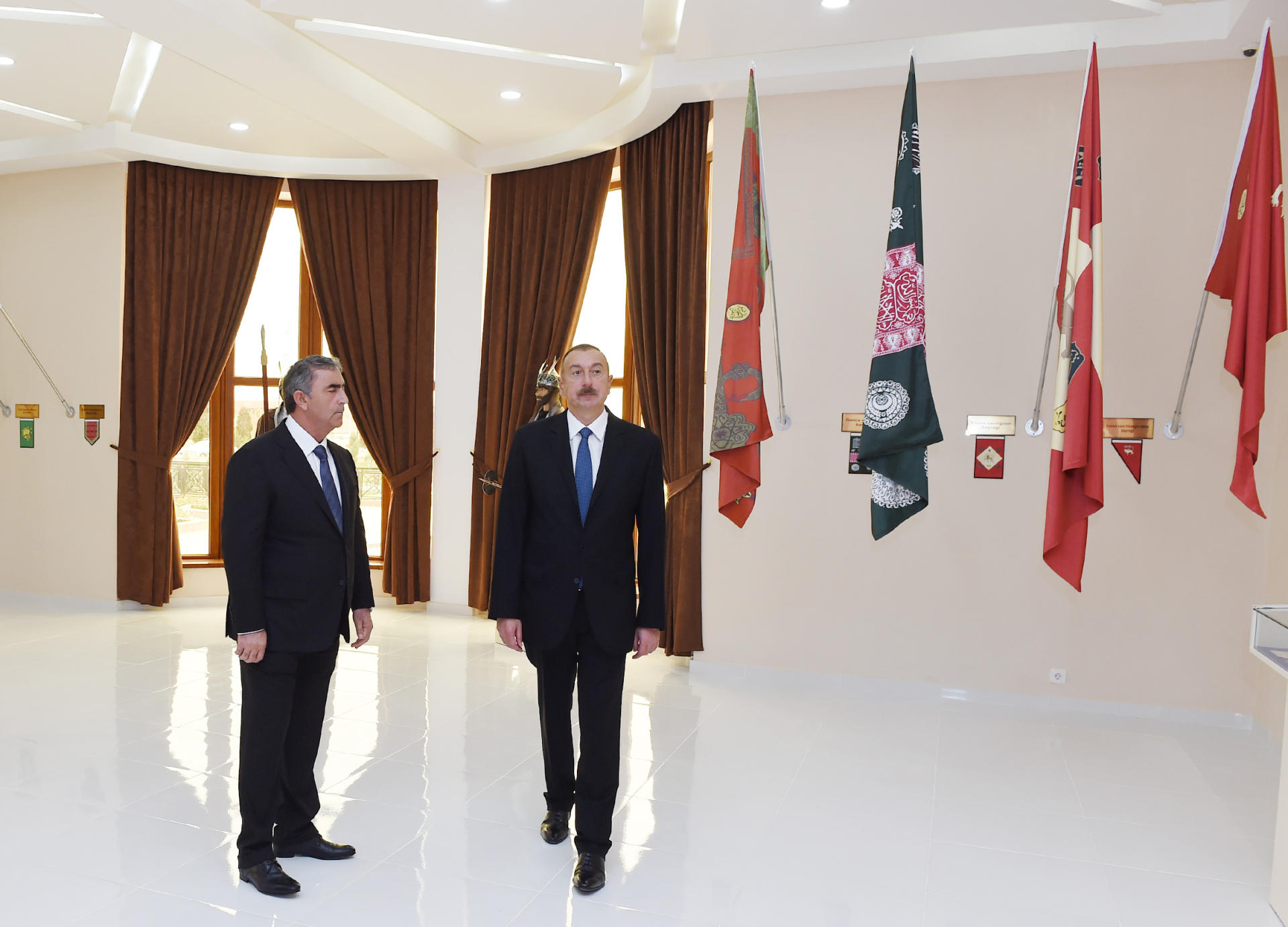 Президент Ильхам Алиев принял участие в открытии Музея Флага в Сальяне (ФОТО)