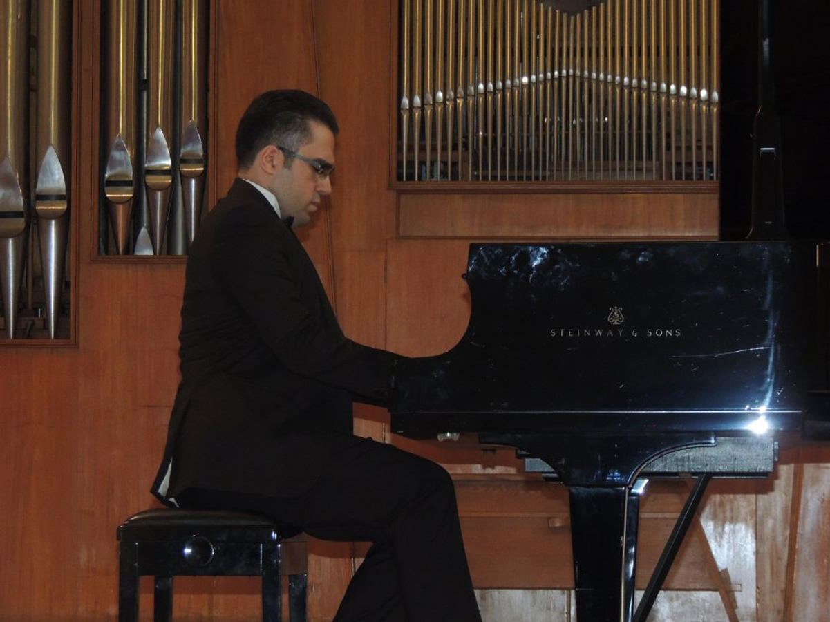 Вдохновение Тогрула Гусейнли - эмоции, гармония, философия высокого искусства (ФОТО)