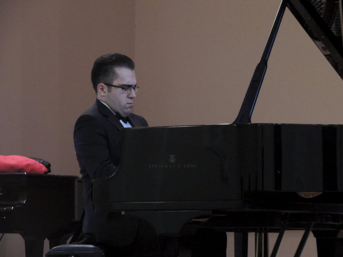 Вдохновение Тогрула Гусейнли - эмоции, гармония, философия высокого искусства (ФОТО)