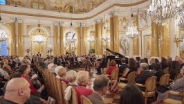 Азербайджанский музыкант исполнил произведение Шопена на таре (ФОТО)